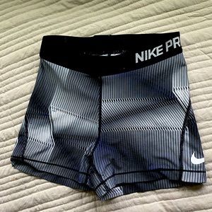 Women’s Nike Pros